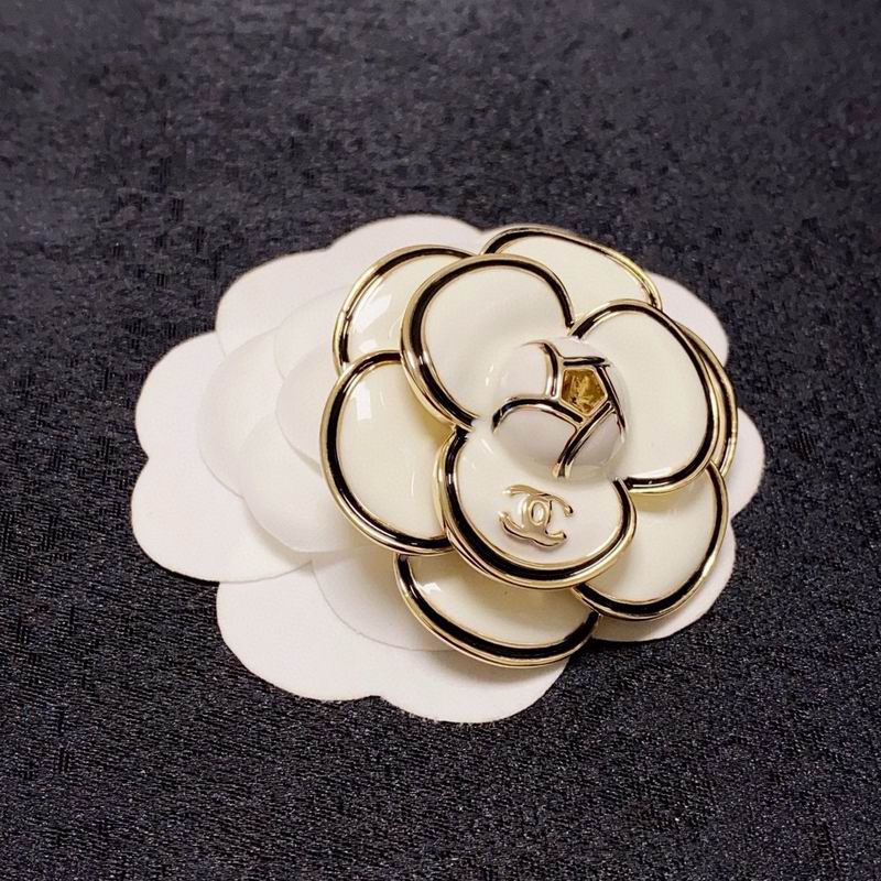 Chanel Brooch 05yxs139